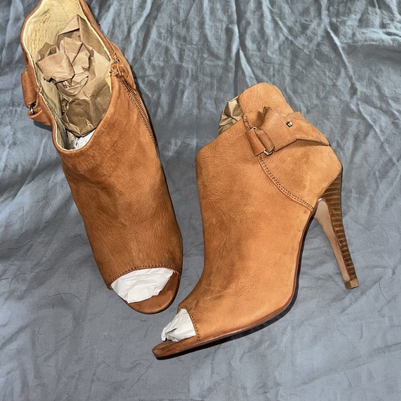 Aldo Suede Camel Peep-Toe Bootie, Size 7.5 - Picture 2 of 15